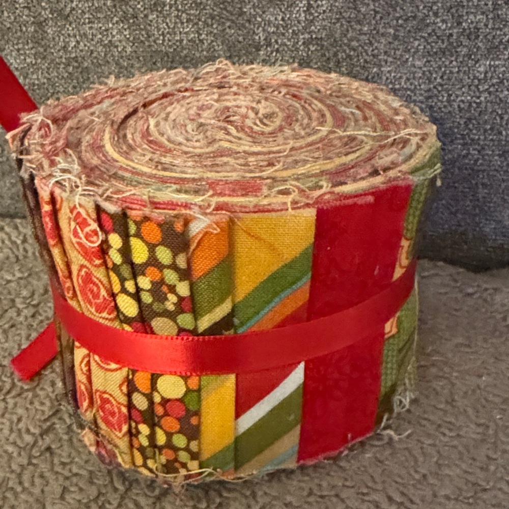 Colorful Fabric Palette Jelly Roll for quilting 2 1/2” X 42” strips 100% cotton - Picture 3 of 5